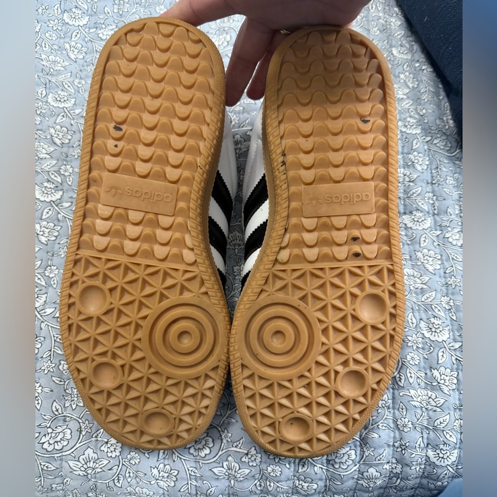 Womens Adidas Shoes size 10 - Picture 9 of 9